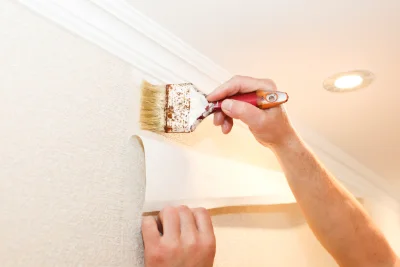 Pose de papier peint à Olmo — revêtements muraux et toiles de verre